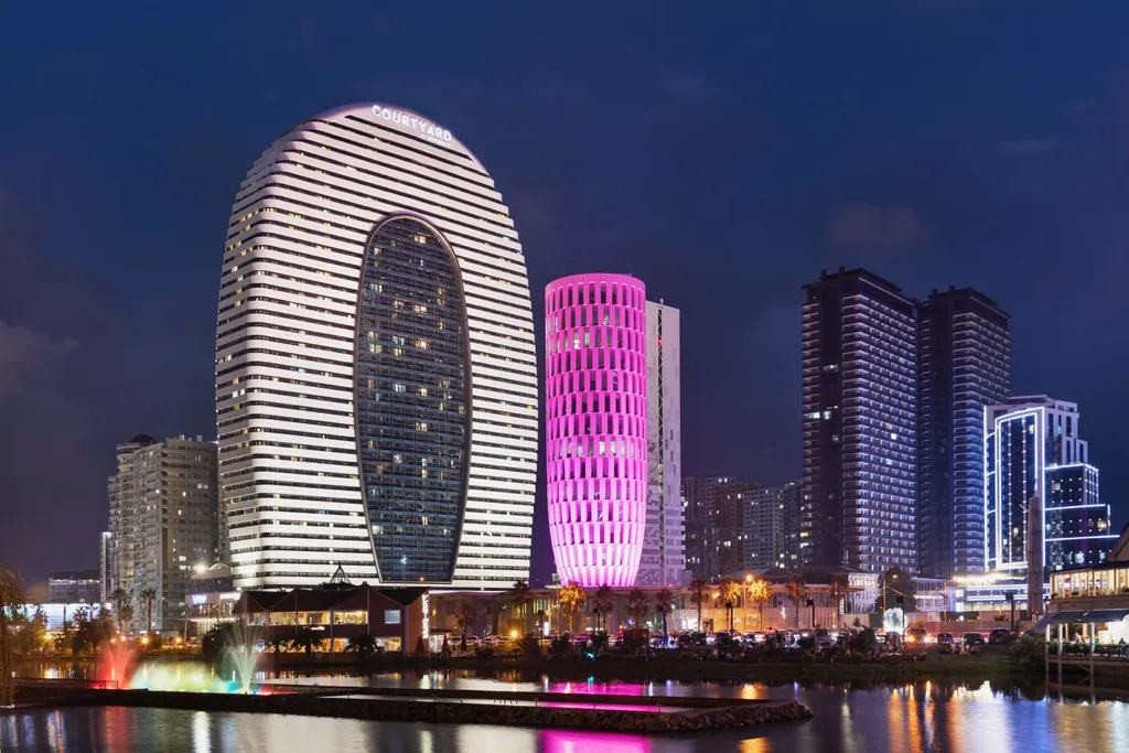 Современная квартира рядом с морем в Alliance Palace Batumi