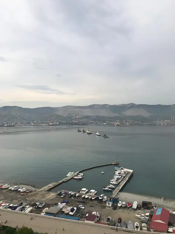 Резиденция на первой линии около Хилтона