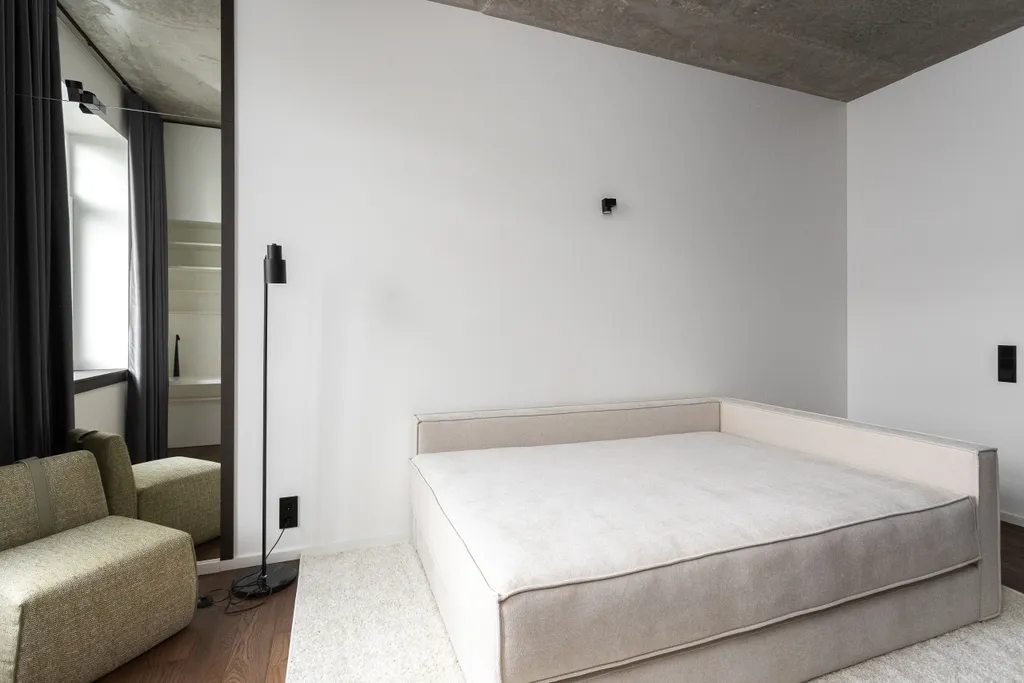 Квартира на первой береговой линии с видом на море в стиле лофт