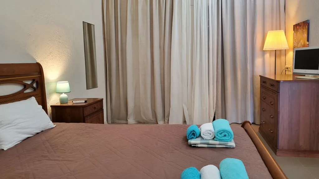 Двухкомнатные апартаменты с выходом к морю