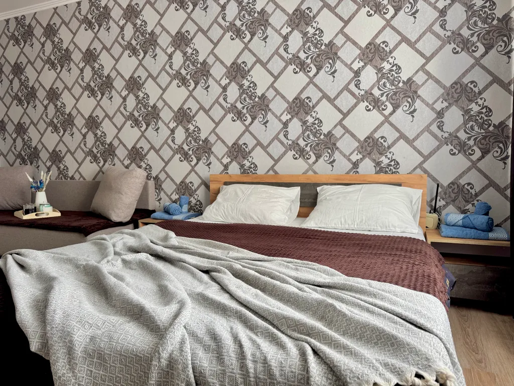 Панорамный балкон, современный дом, крупногабаритная квартира