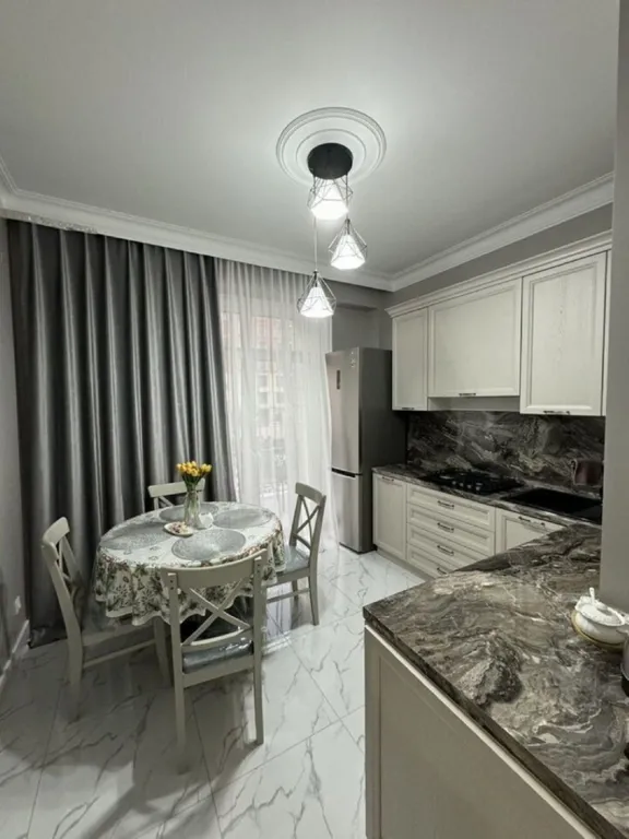 Квартира с дизайнерским ремонтом в элитной новостройке