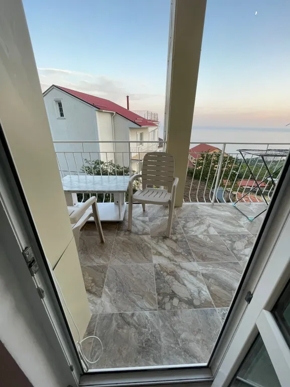 Уютная квартира с видом на море и ялту на Новый Год