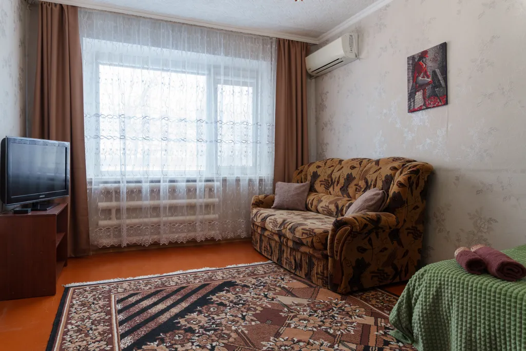 Уютная двухкомнатная квартира (6 гостей 4 спальных места)