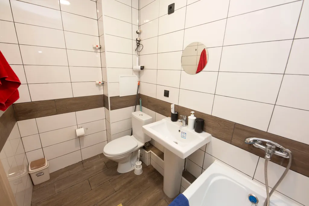 Студия в районе Нефтегаза на Мельникайте