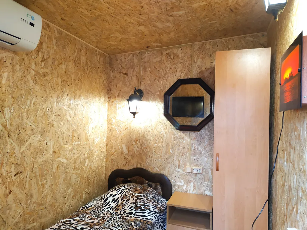 Квартира 1-местная комната, зона отдыха на воздухе, общий душ и туалет, 7 мин до моря — аренда посуточно в Архипо-Осиповка