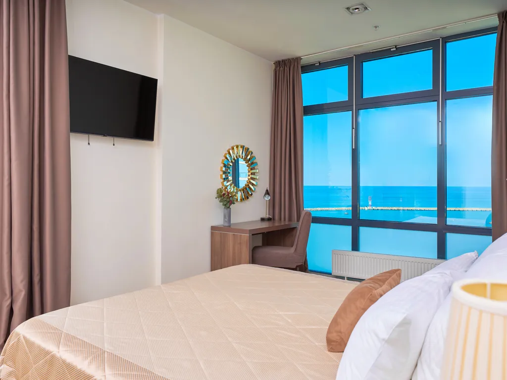 Брэвис Делюкс ЛаМар (3-х комнатные апартаменты) с панорамным видом на