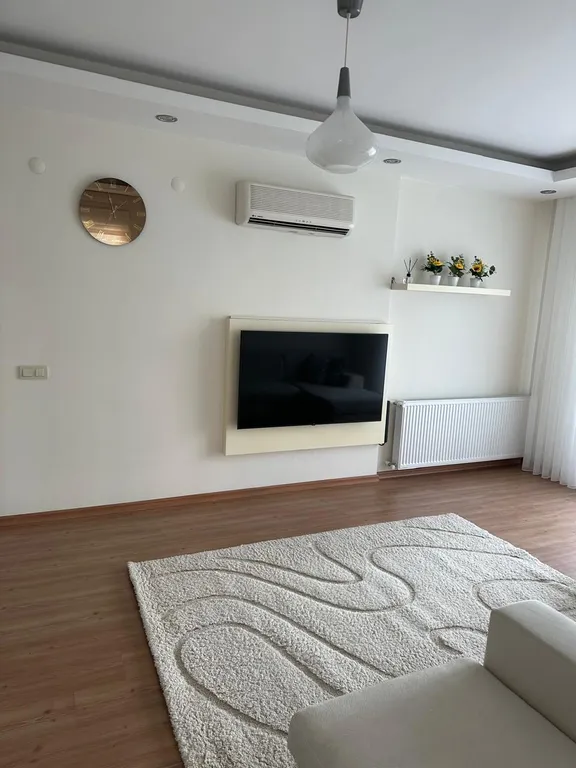 Просторная квартира вблизи моря в Лимане