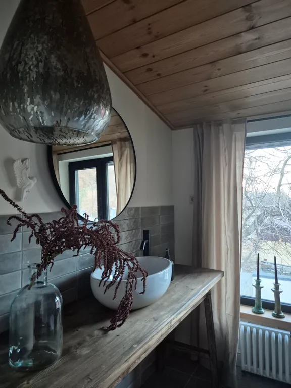 Дом в Кисловодске с авторскими интерьерами на стыке курорта и природы