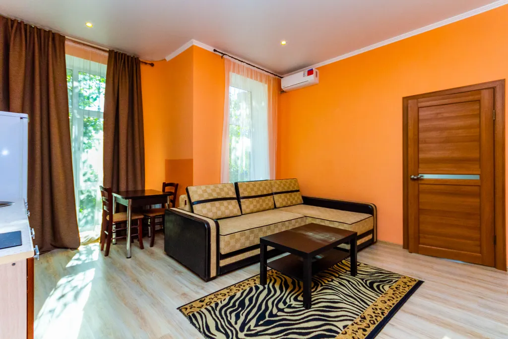 Театральный