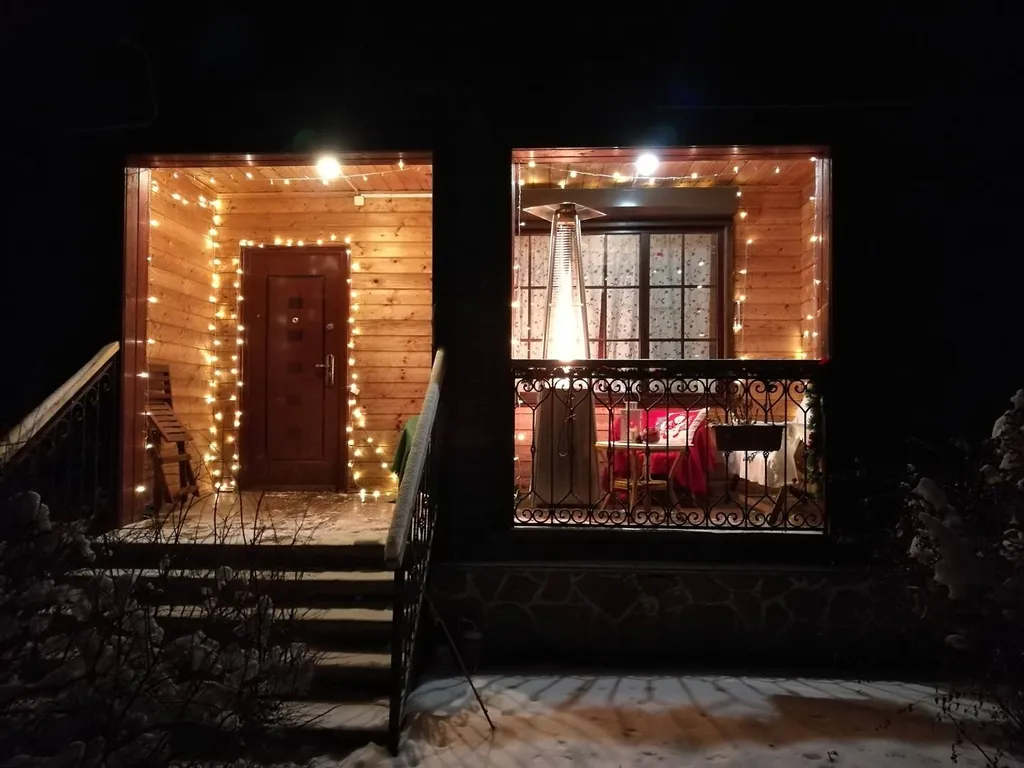 Уютный дом в рядом с лесом