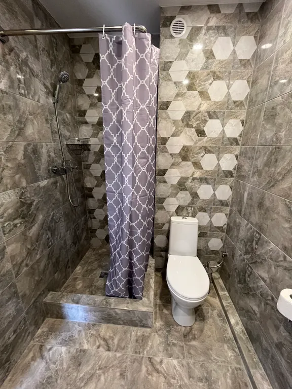 Комната с видом на море синяя