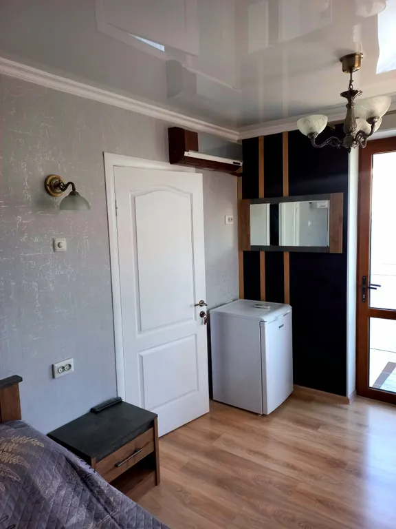 Уютная комната-люкс с балконом в частном доме