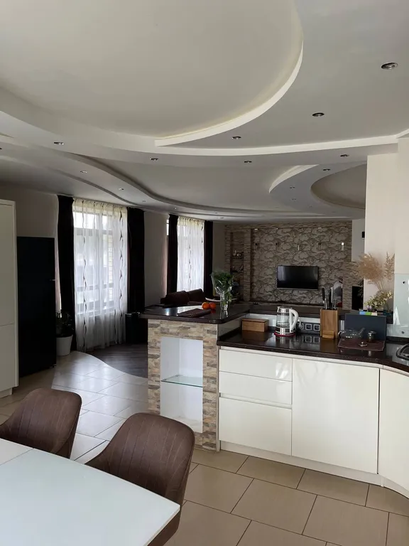 Уютный дом с дизайнерским ремонтом