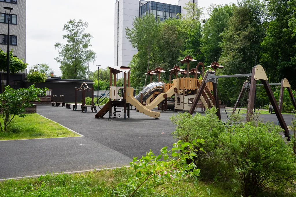 Квартира Квартира Уютная студия Серая с панорамными окнами и балконом в центре — Калининград