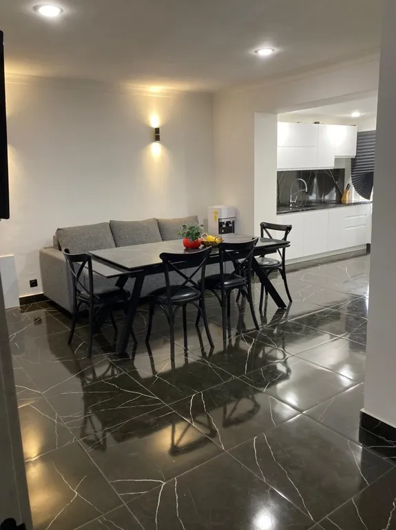 Дом с бассейном, сауной и двором