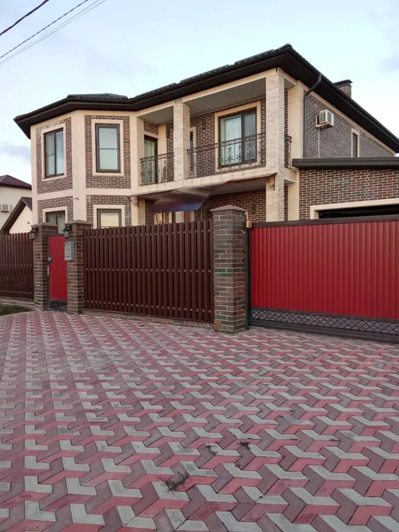 Коттедж Уютный домик рядом с морем — аренда посуточно в За Родину