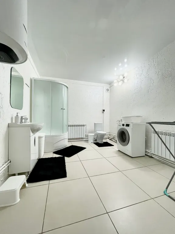 Дом с баней и беседкой на реке