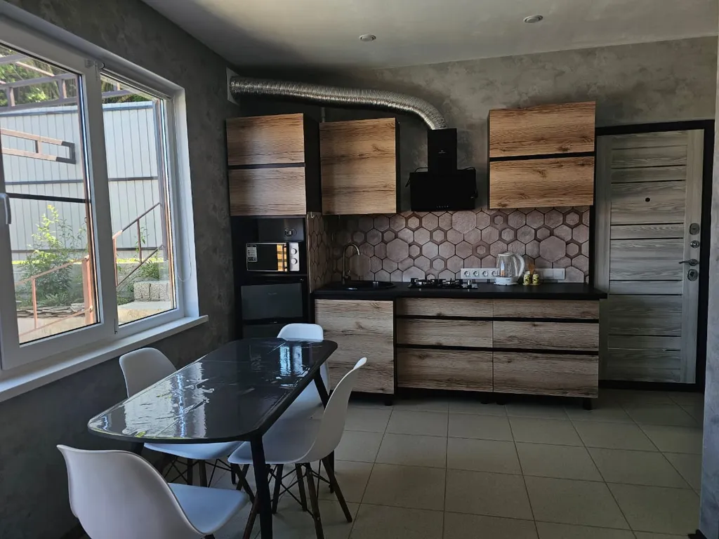 Дом с бассейном