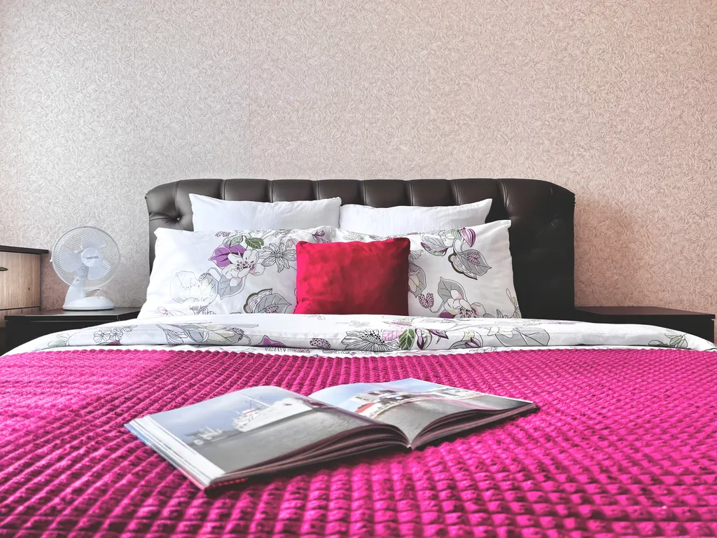 Огороженная парковка на Липовой аллее, Артиллерийская