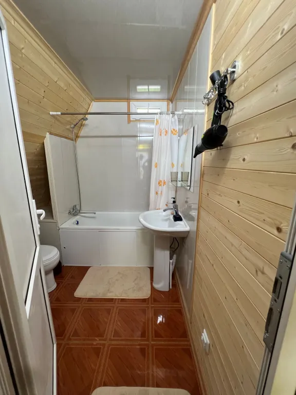 Дом в тихом уголке на вершине горы