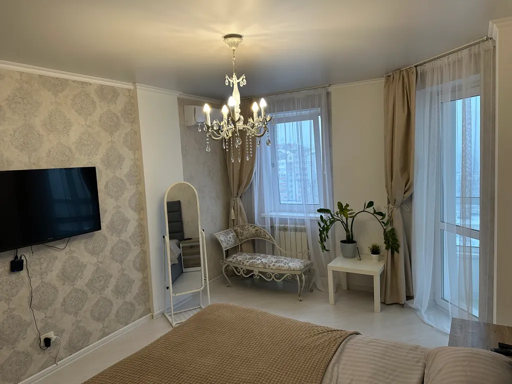 Светлая и чистая квартира в престижном районе города — аренда посуточно в Брянск