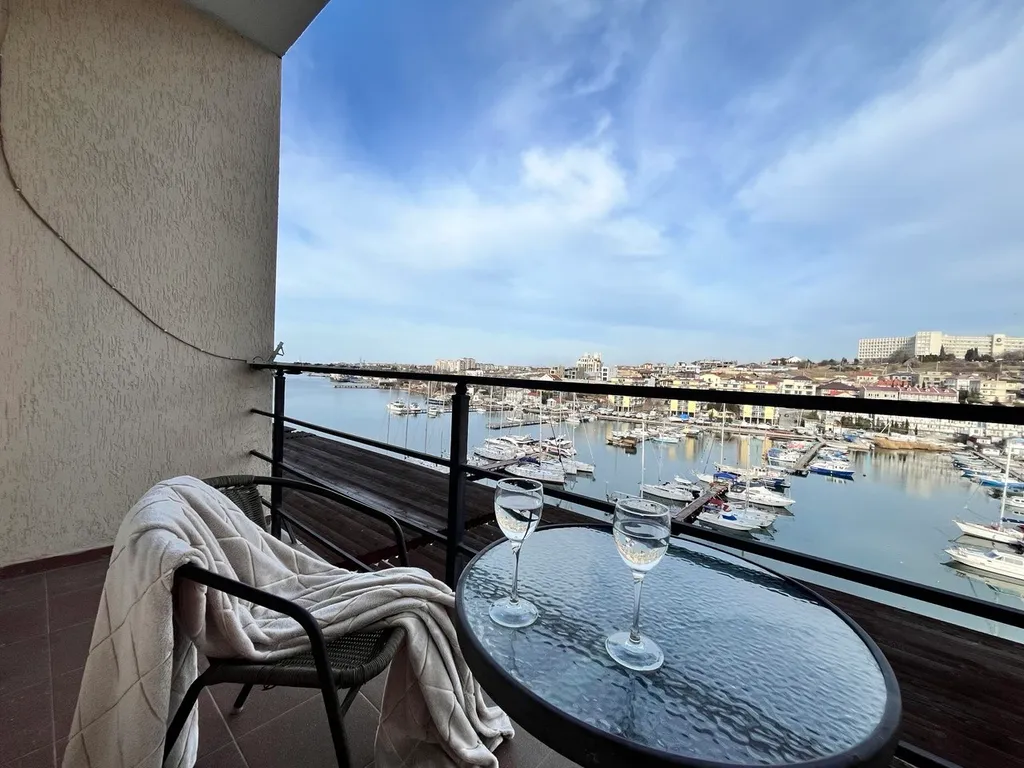 Квартира Квартира 1 к.кв. пляж 5 мин езды парк Победы Херсонес не берем плату за клининг — Севастополь