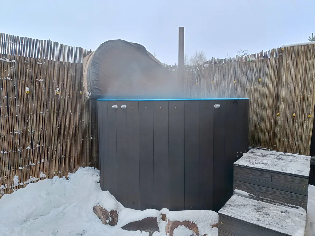 Чудесный дом с сауной и горячей купелью на побережье водохранилища
