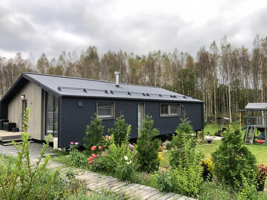 Коттедж Дом на прилесном участке в окружении реки — Горки