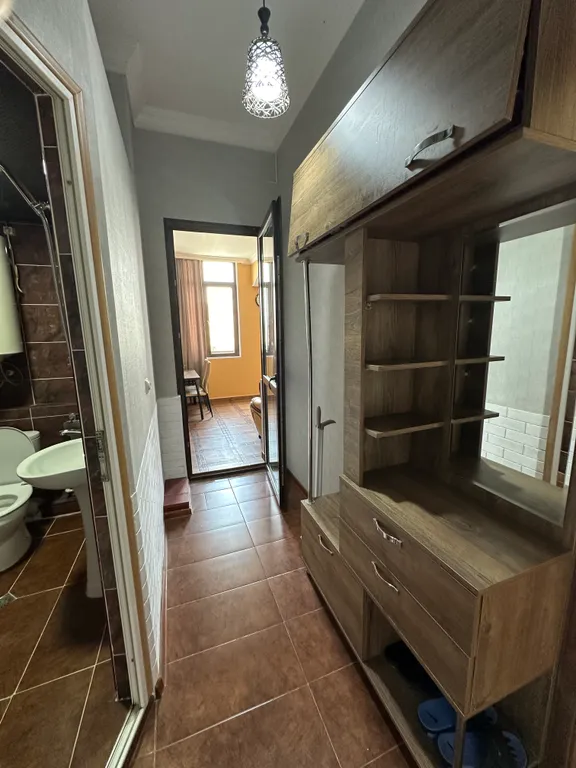 Уютная квартира с большими окнами и красивым видом