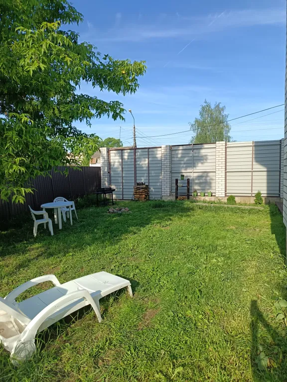 Часть жилого дома с отдельным собственным двориком