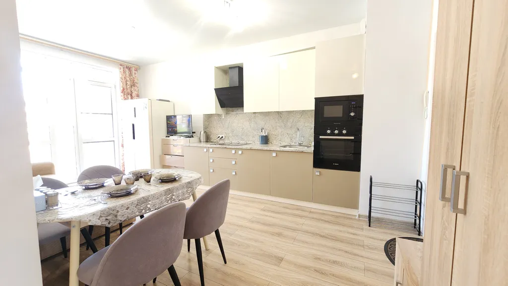 Уютная евротрешка с двумя балконами