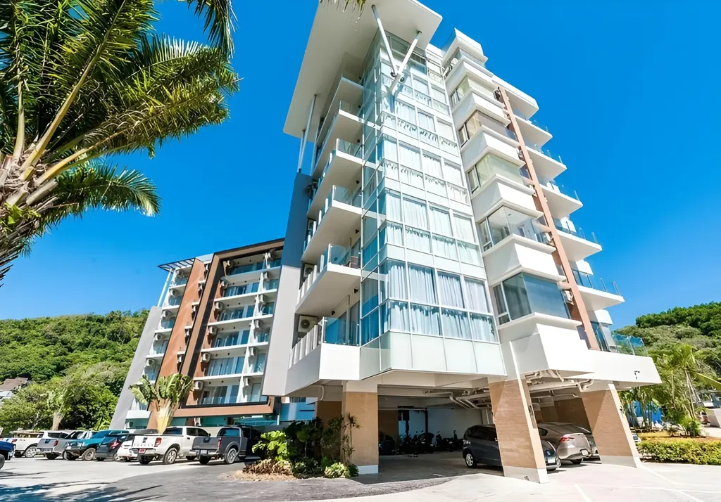 Стильная студия на последнем этаже с потрясающим видом на горы