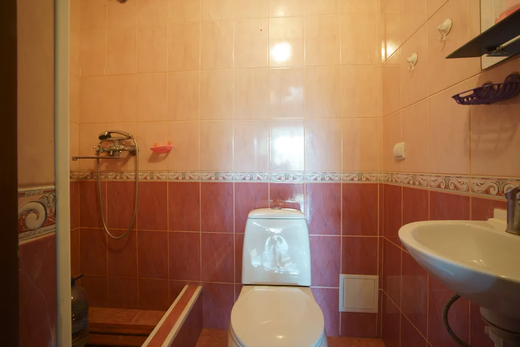 2-местный номер с ТВ. Удобства на два номера