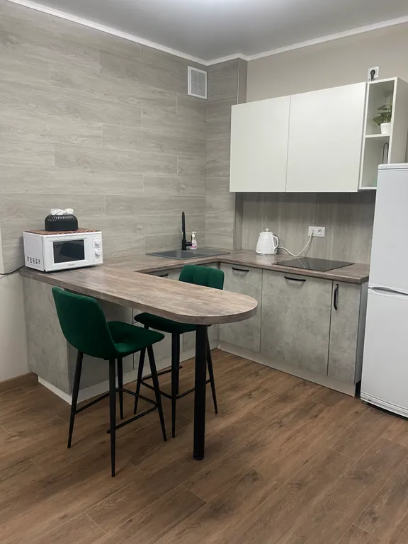 Комфортная квартира-студия Космос — аренда посуточно в Старый Оскол