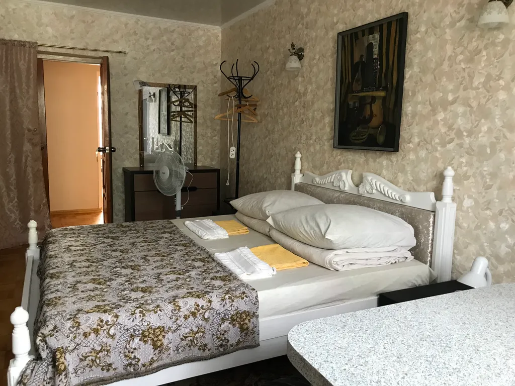 Семейный 4 х местный номер эконом в Гостевом доме