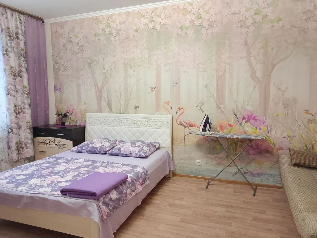 Уютная однокомнатная квартира в районе Аура — аренда посуточно в Сургут