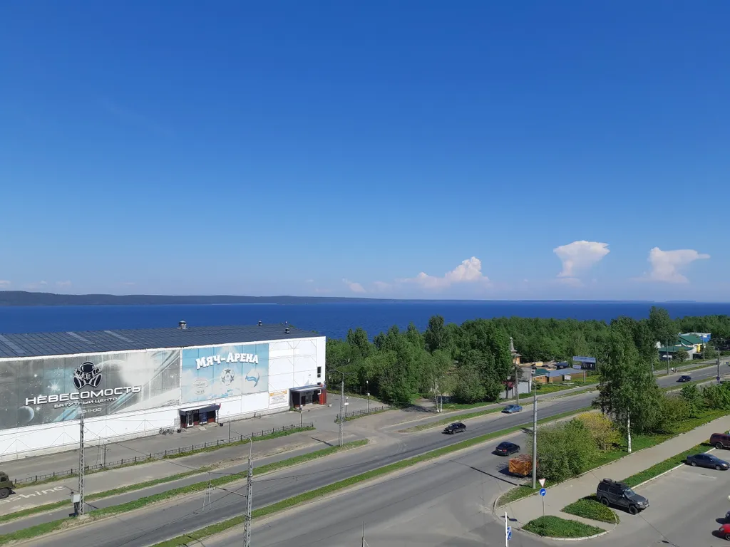 Квартира с видом на озеро