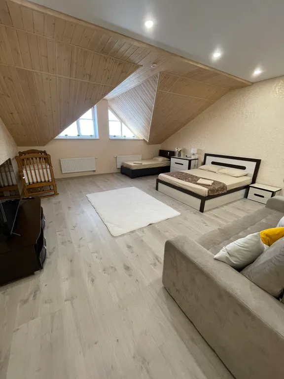 Просторный четырехкомнатный таунхаус на Банном