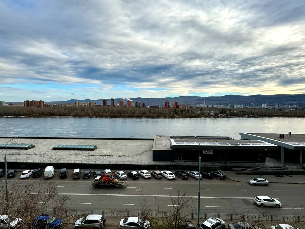 Уютная, тихая, атмосферная квартира с видом на Енисей