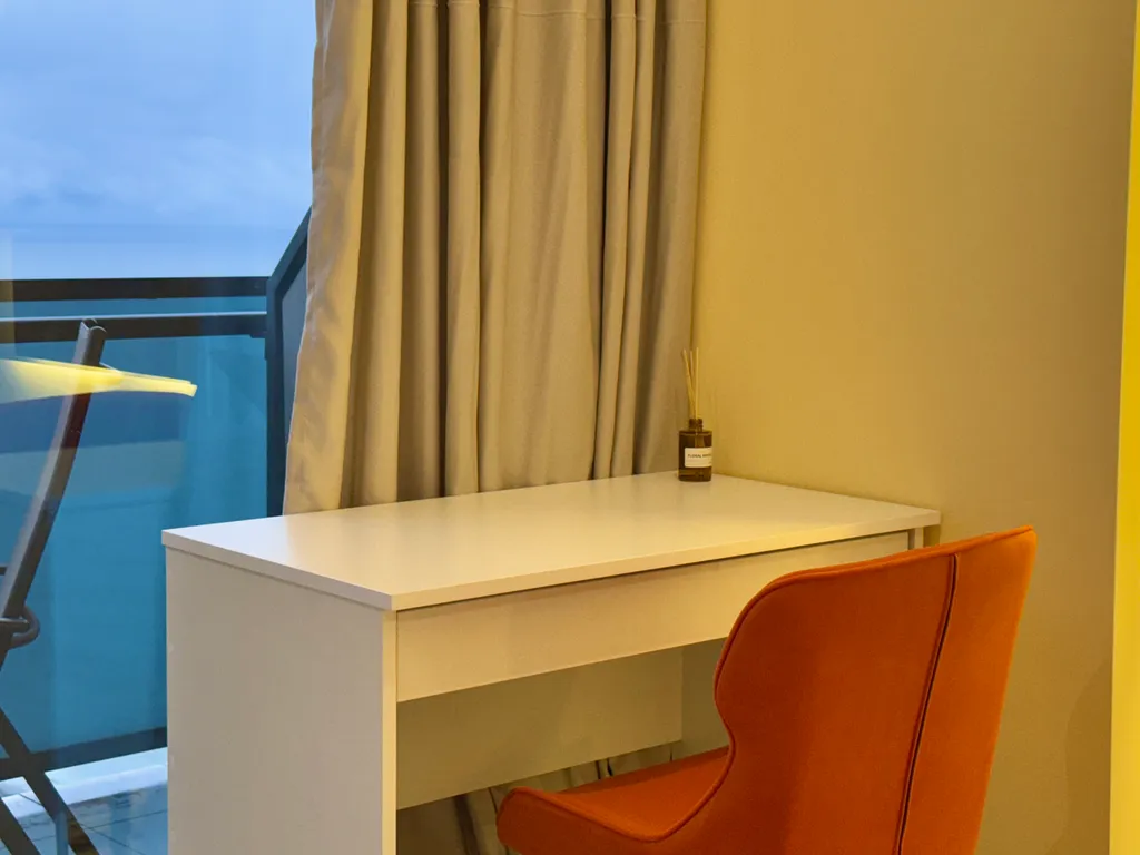 Студия с видом на море и горы