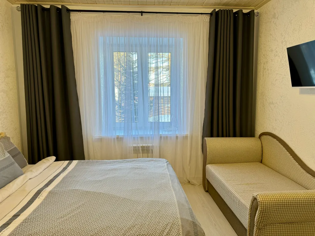 Дом с прудом у леса с хвойным оазисом в 3 км от ГЛЦ Абзаково до 8 гос.