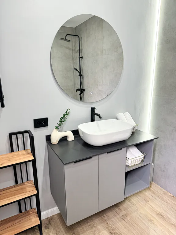 Студия в центре города с видом на набережную