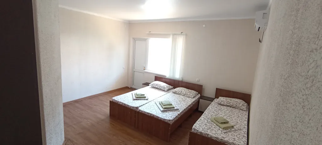 Просторный номер для семьи в небольшом уютном доме с хорошим бассейном