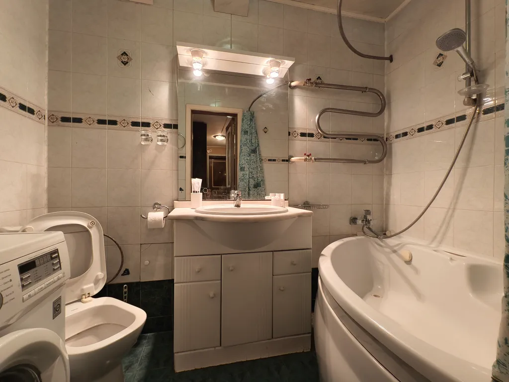 Комфортная трехкомнатная квартира в центре