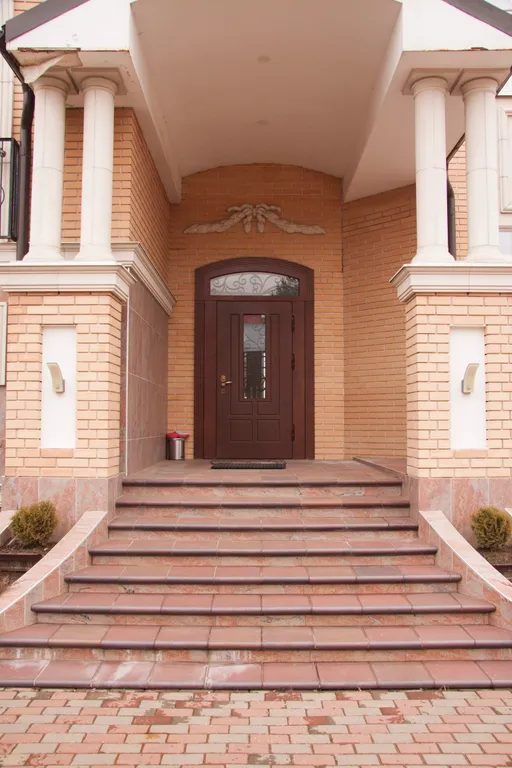 Дом с бассейном и сауной