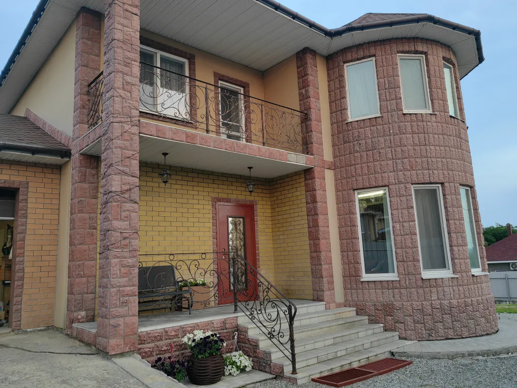 Коттедж Красивый большой дом в 35 минутах от Владивостока — аренда посуточно в Артём