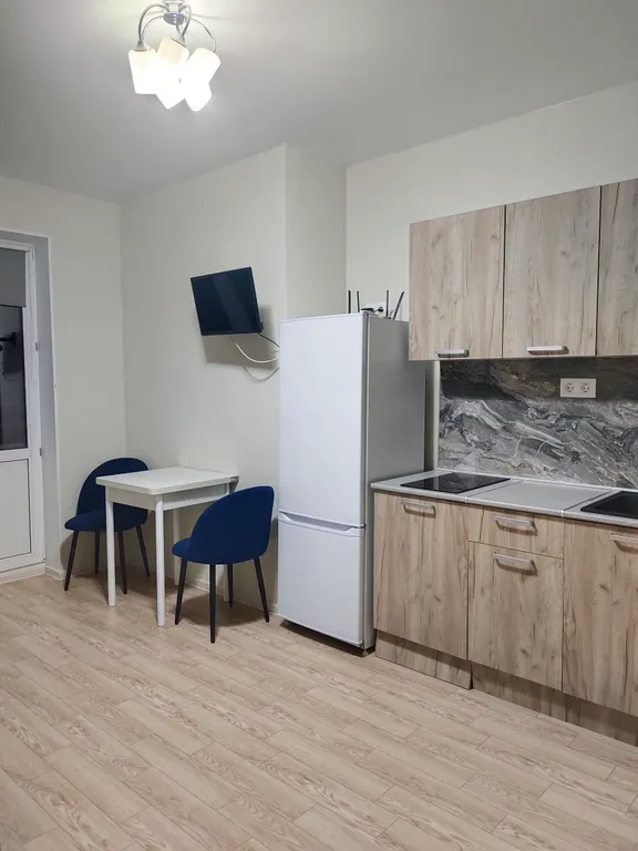 Уютная студия в новом доме с красивым видом из окна: Орджоникидзе 19/2