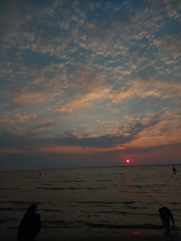 Дом у моря и у горячего источника, круглый купольный