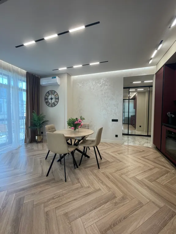 Супер видовая квартира в элитном доме с новым дизайнерским ремонтом